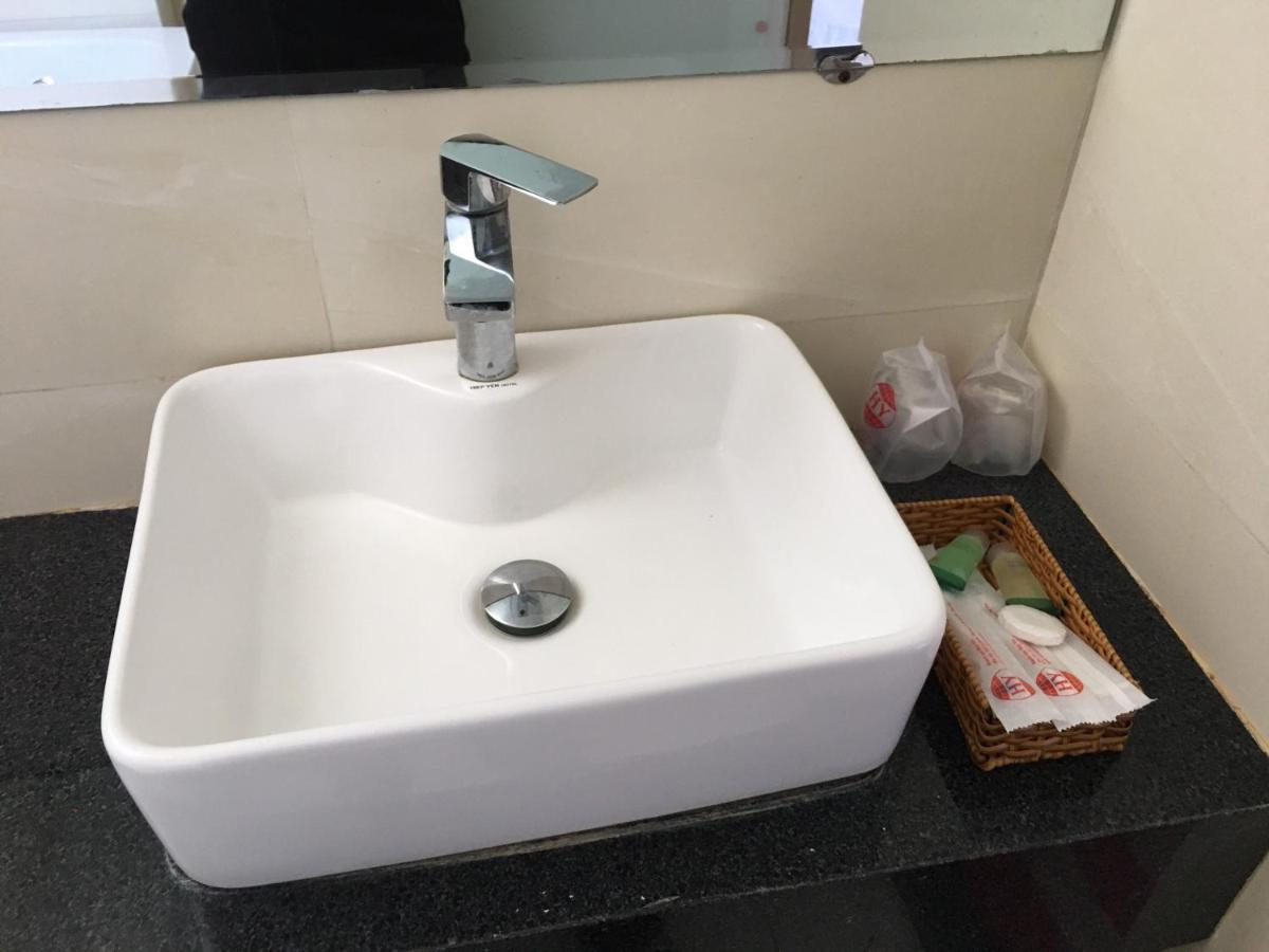 Hotel Khach San Hiep Yen Tuy Hòa Zewnętrze zdjęcie